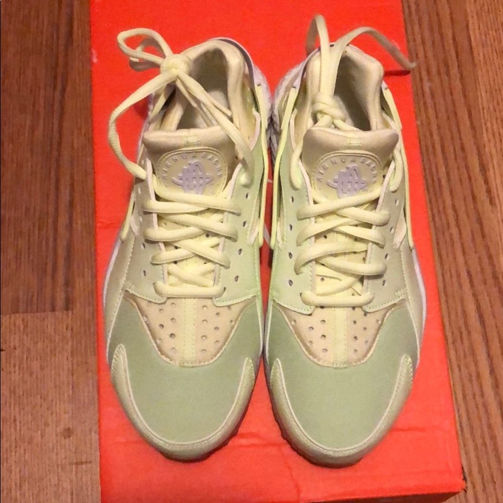 Brand new huarache sneakers
